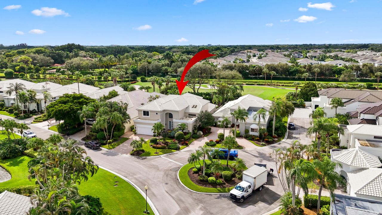 Под контрактом: $2,995,000 (5 спален, 6 ванн, 4242 Квадратных фут)