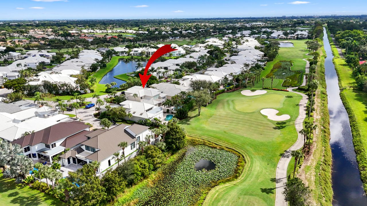 Под контрактом: $2,995,000 (5 спален, 6 ванн, 4242 Квадратных фут)