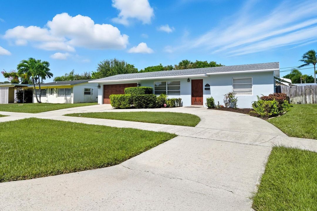 For Sale: $510,000 (2 beds, 1 baths, 995 Square Feet)