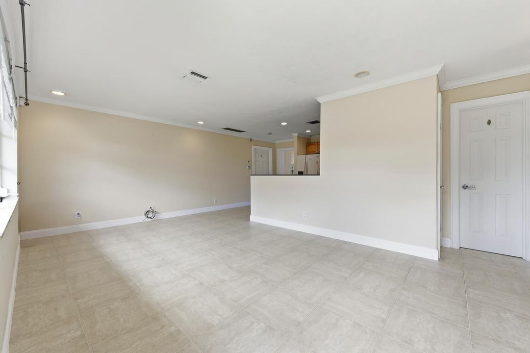 For Sale: $510,000 (2 beds, 1 baths, 995 Square Feet)