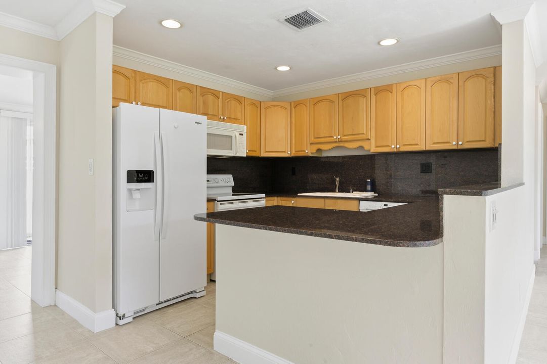For Sale: $510,000 (2 beds, 1 baths, 995 Square Feet)