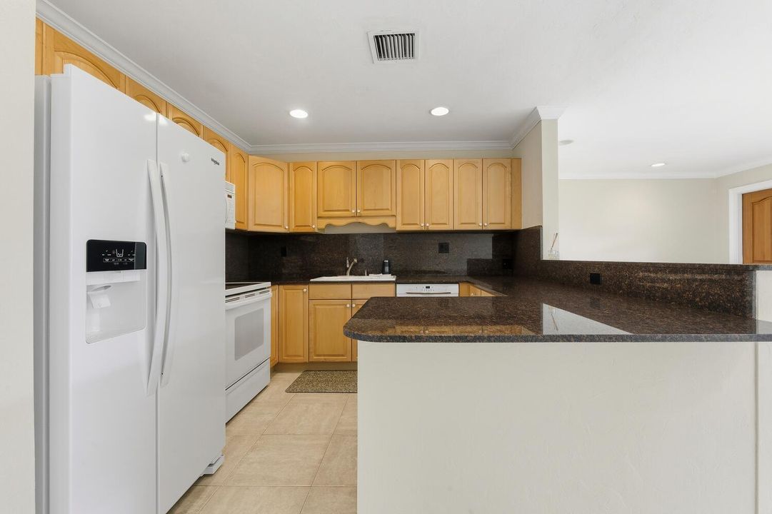 For Sale: $510,000 (2 beds, 1 baths, 995 Square Feet)