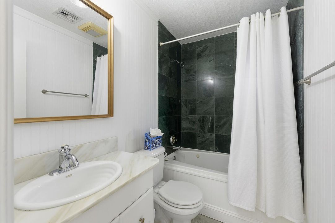 For Sale: $510,000 (2 beds, 1 baths, 995 Square Feet)