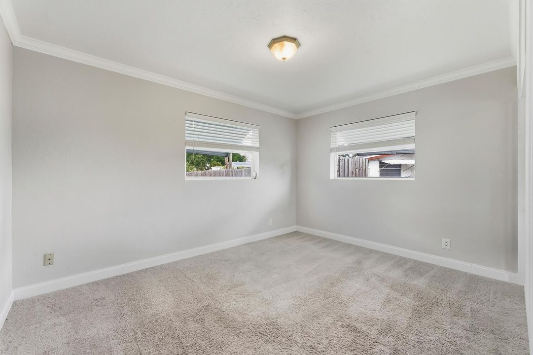 For Sale: $510,000 (2 beds, 1 baths, 995 Square Feet)