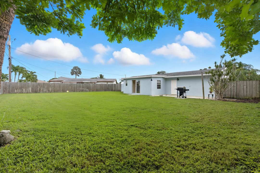 For Sale: $510,000 (2 beds, 1 baths, 995 Square Feet)