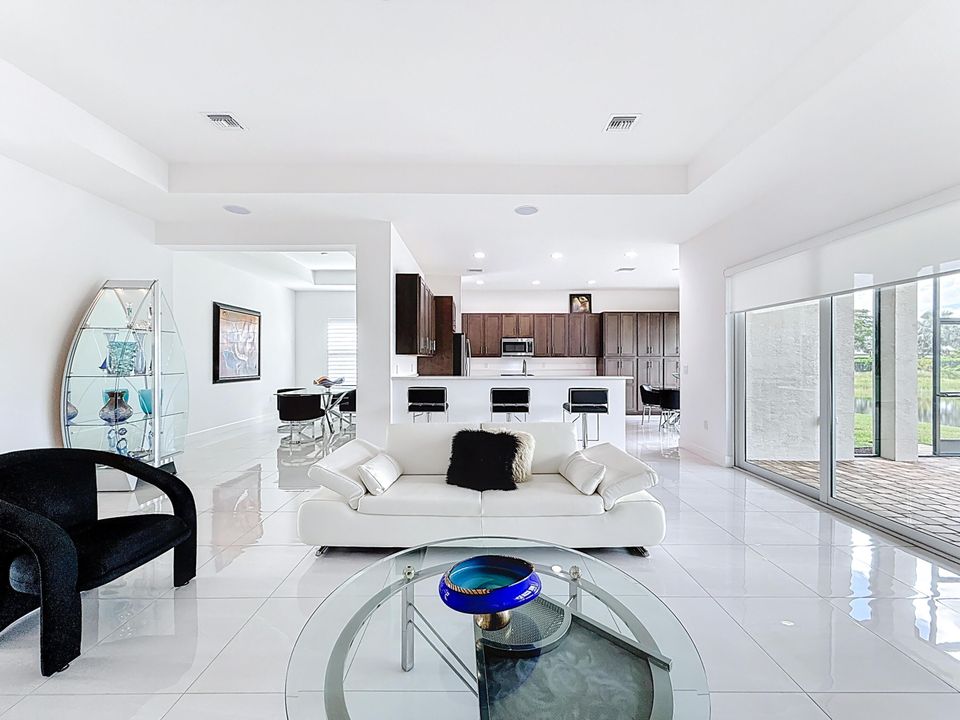 待售: $784,000 (3 贝兹, 2 浴室, 2580 平方英尺)