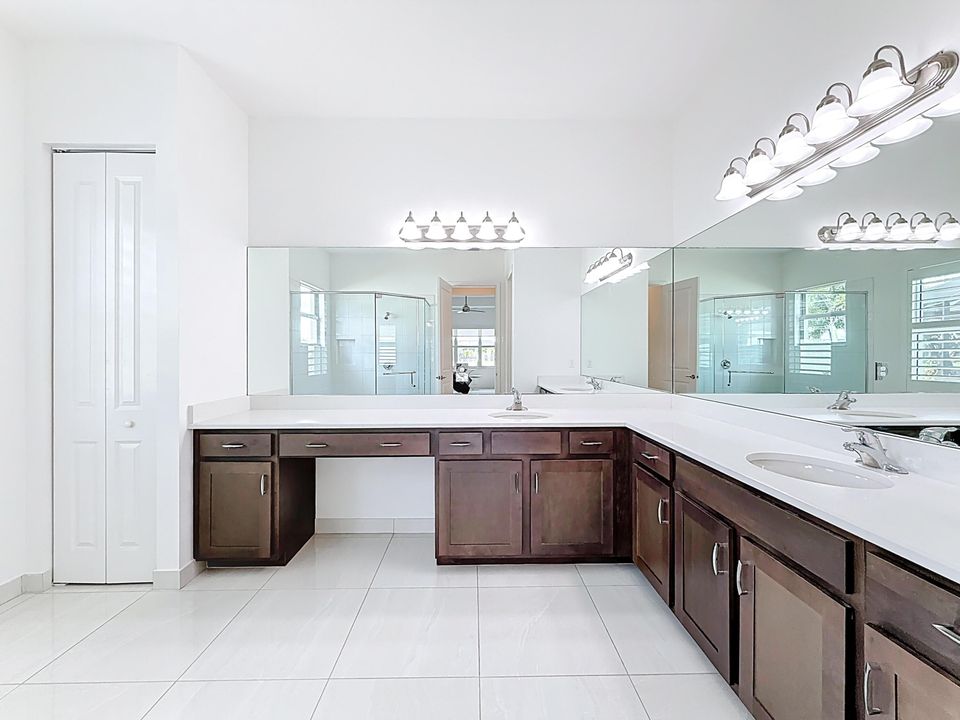 待售: $784,000 (3 贝兹, 2 浴室, 2580 平方英尺)