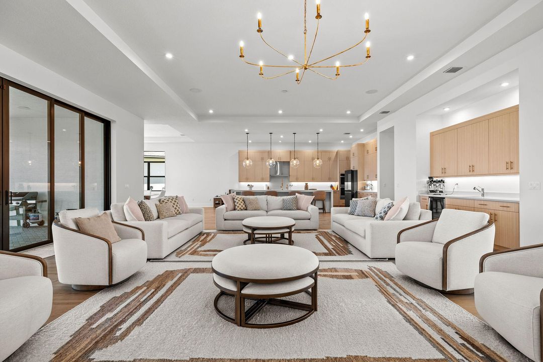 На продажу: $1,870,000 (5 спален, 5 ванн, 5479 Квадратных фут)