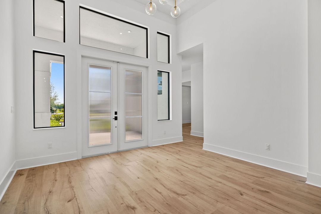 На продажу: $1,870,000 (5 спален, 5 ванн, 5479 Квадратных фут)