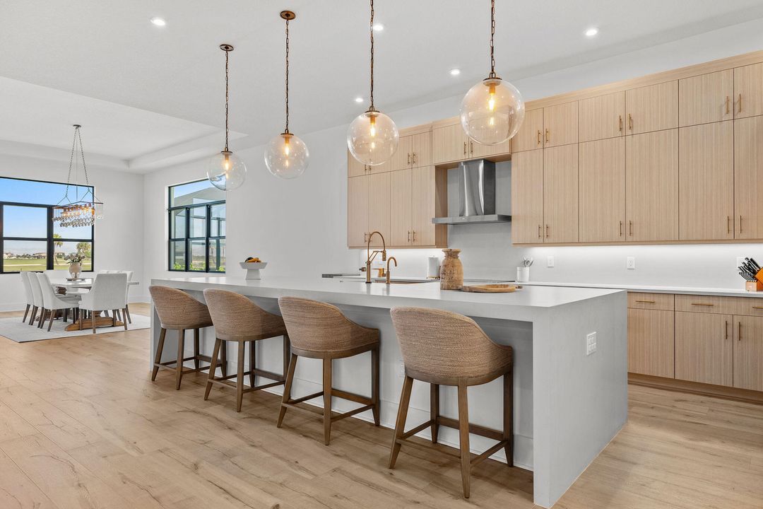 На продажу: $1,870,000 (5 спален, 5 ванн, 5479 Квадратных фут)