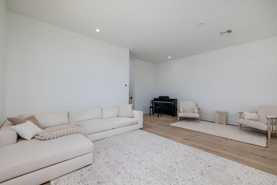 На продажу: $1,870,000 (5 спален, 5 ванн, 5479 Квадратных фут)