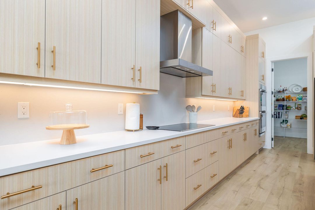 На продажу: $1,870,000 (5 спален, 5 ванн, 5479 Квадратных фут)