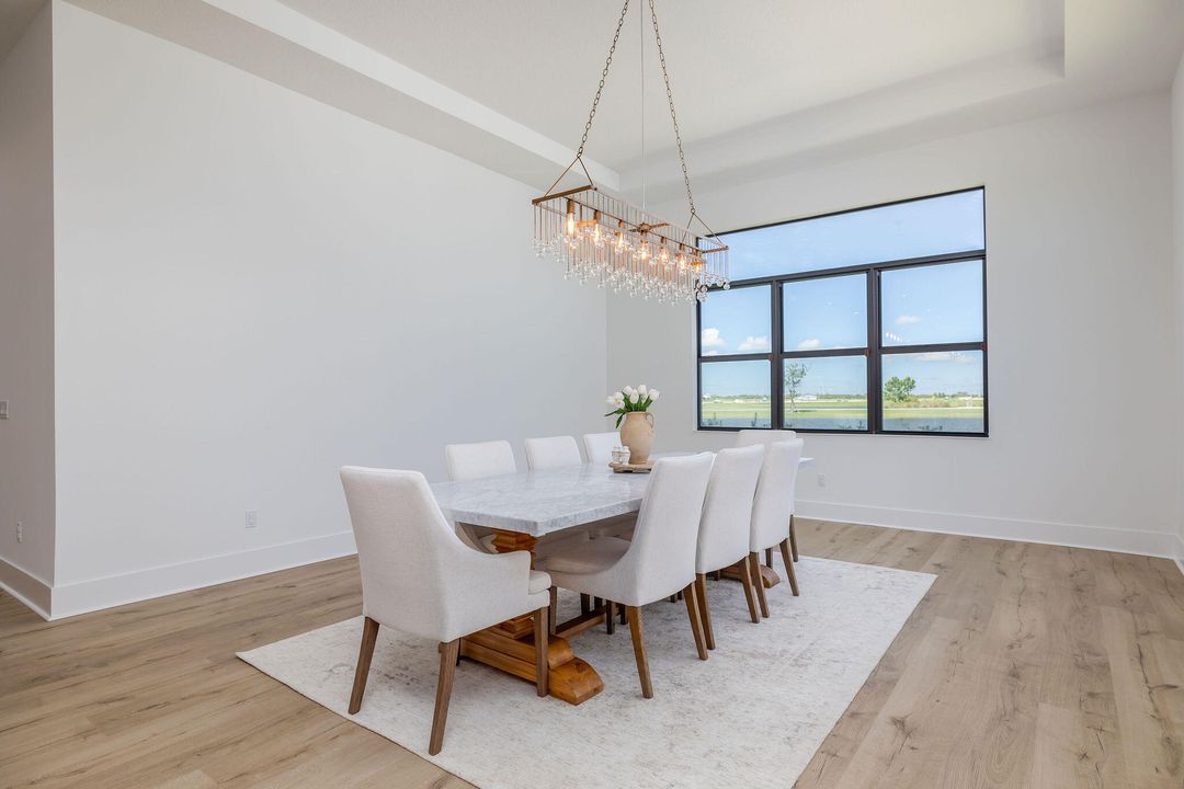 На продажу: $1,870,000 (5 спален, 5 ванн, 5479 Квадратных фут)