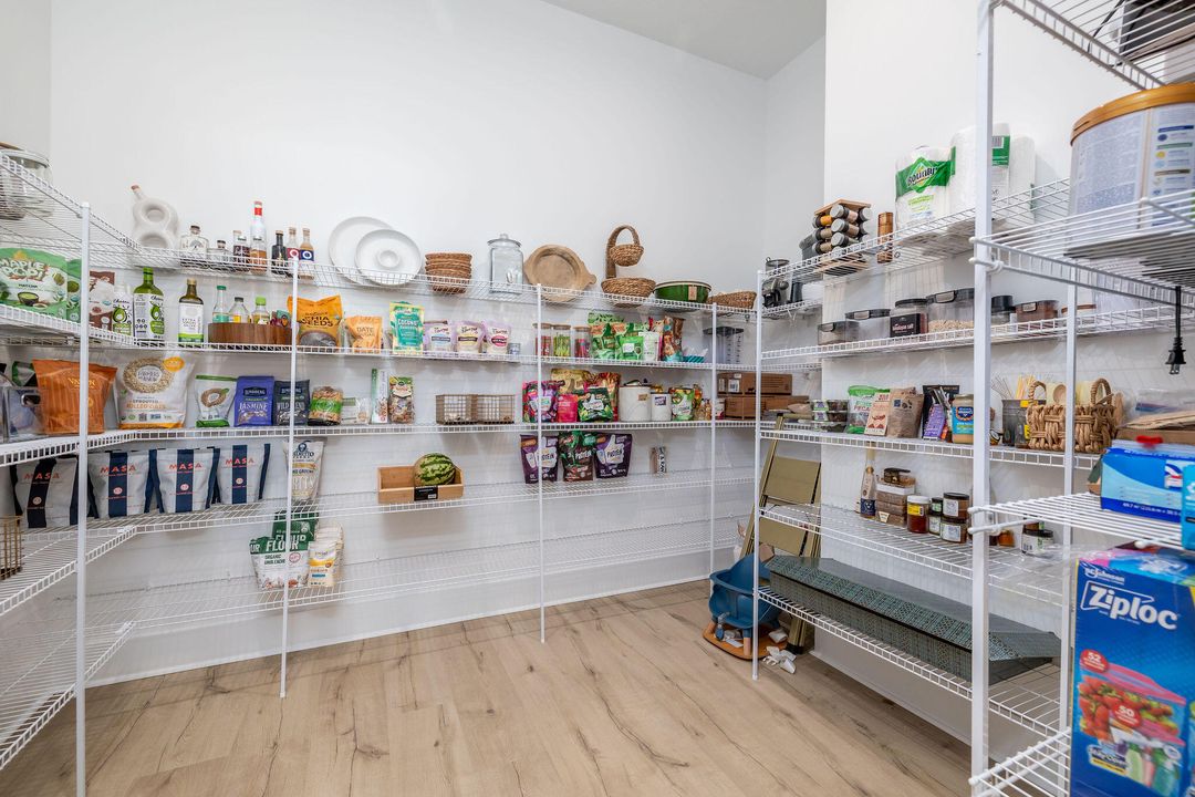 На продажу: $1,870,000 (5 спален, 5 ванн, 5479 Квадратных фут)