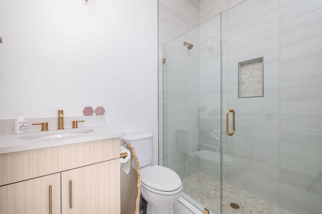 На продажу: $1,870,000 (5 спален, 5 ванн, 5479 Квадратных фут)