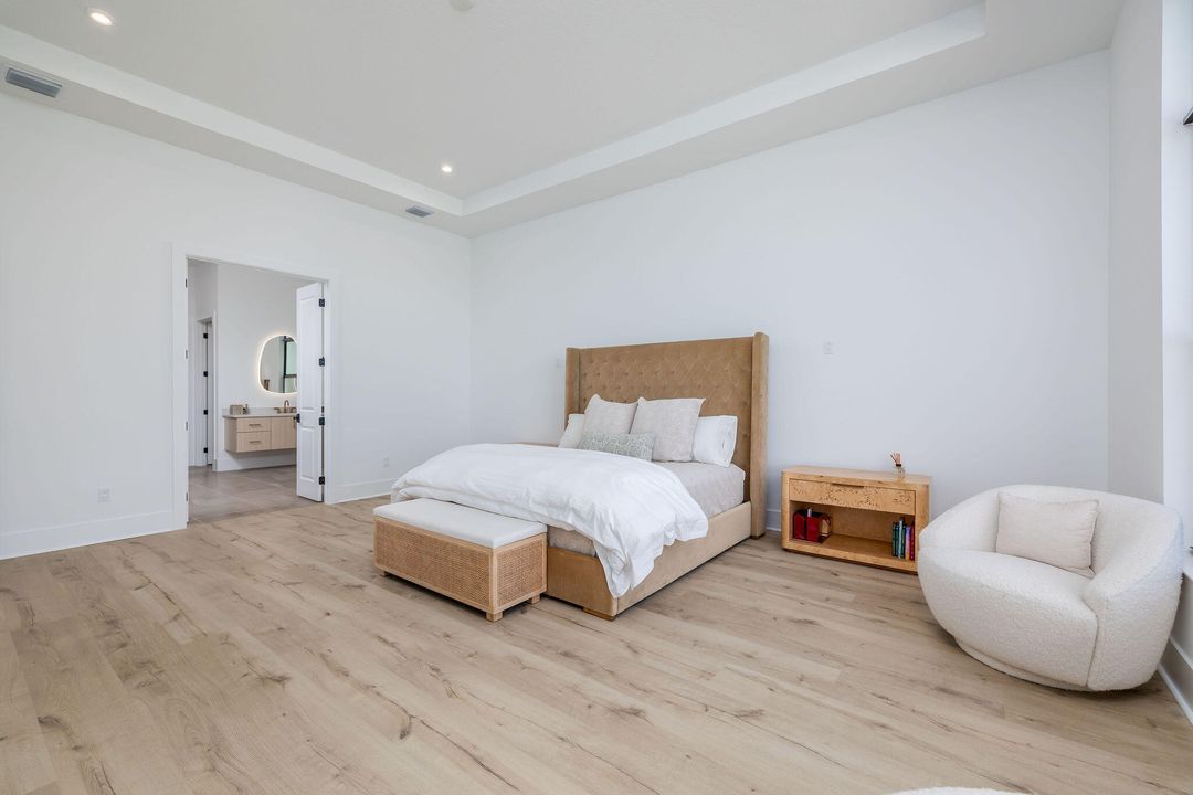 На продажу: $1,870,000 (5 спален, 5 ванн, 5479 Квадратных фут)