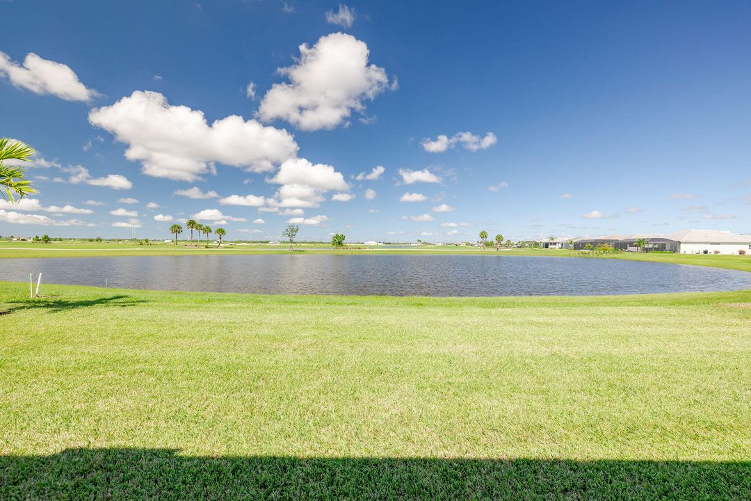 На продажу: $1,870,000 (5 спален, 5 ванн, 5479 Квадратных фут)