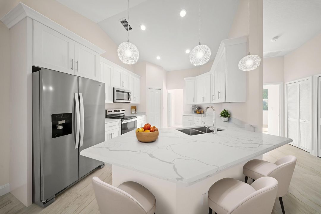 合同活跃: $440,000 (4 贝兹, 2 浴室, 1900 平方英尺)