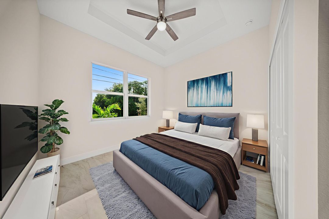 合同活跃: $440,000 (4 贝兹, 2 浴室, 1900 平方英尺)