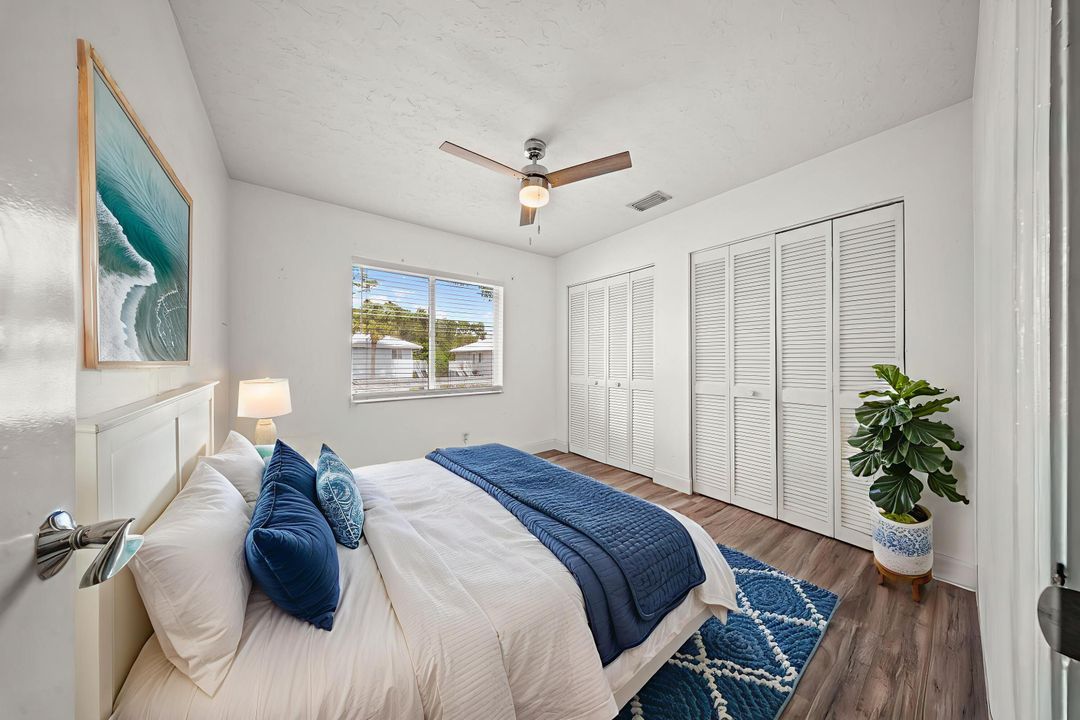 合同活跃: $440,000 (4 贝兹, 2 浴室, 1900 平方英尺)