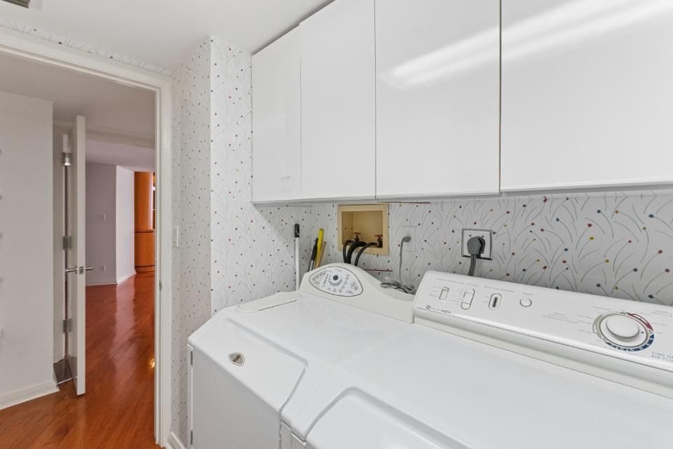 For Sale: $749,000 (2 beds, 2 baths, 2332 Square Feet)