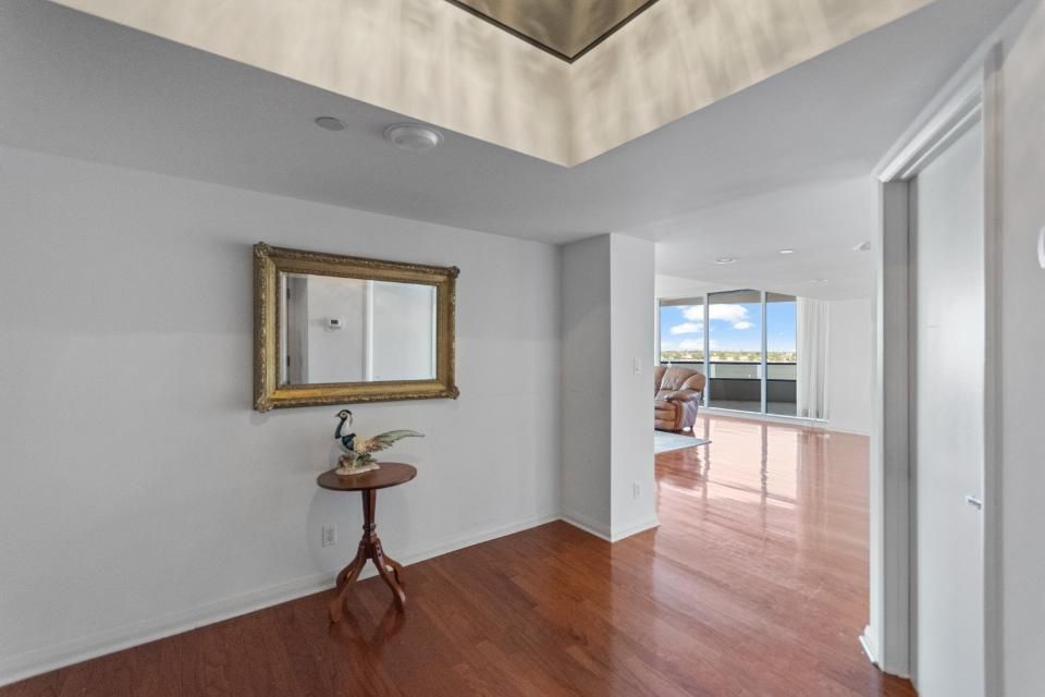 For Sale: $749,000 (2 beds, 2 baths, 2332 Square Feet)