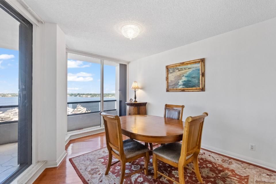 For Sale: $749,000 (2 beds, 2 baths, 2332 Square Feet)