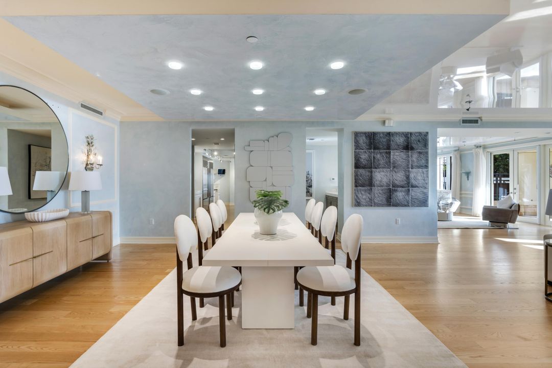 На продажу: $7,750,000 (3 спален, 2 ванн, 4900 Квадратных фут)