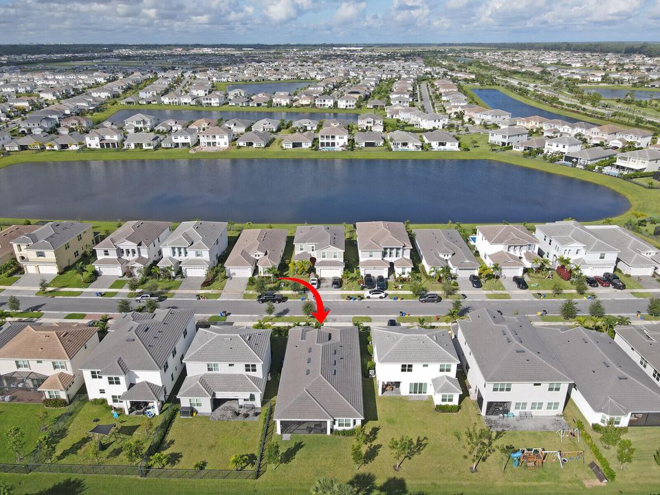 Active With Contract: $664,990 (3 beds, 2 baths, 2305 Square Feet)