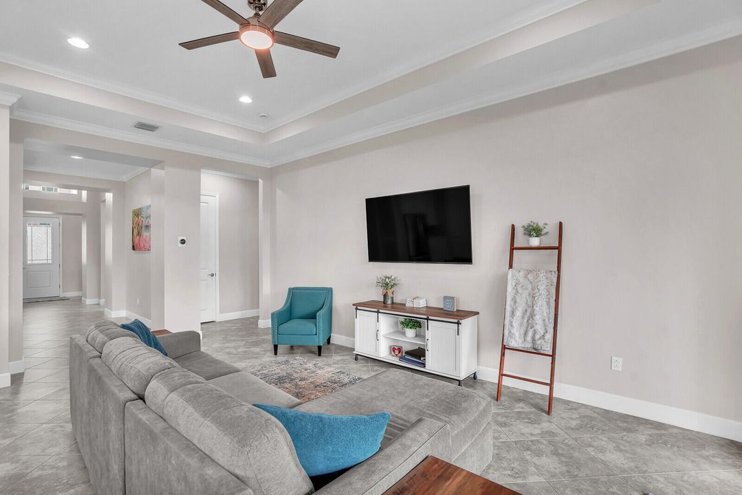 Active With Contract: $664,990 (3 beds, 2 baths, 2305 Square Feet)