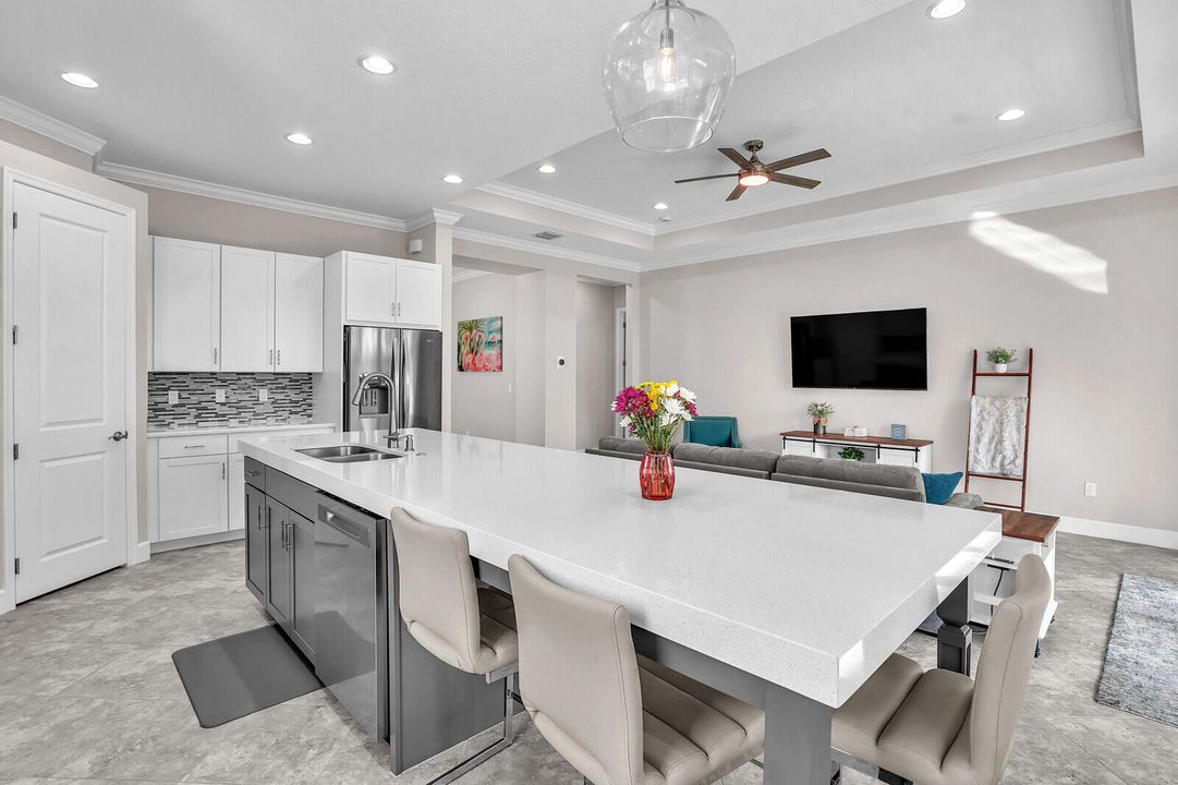 Active With Contract: $664,990 (3 beds, 2 baths, 2305 Square Feet)