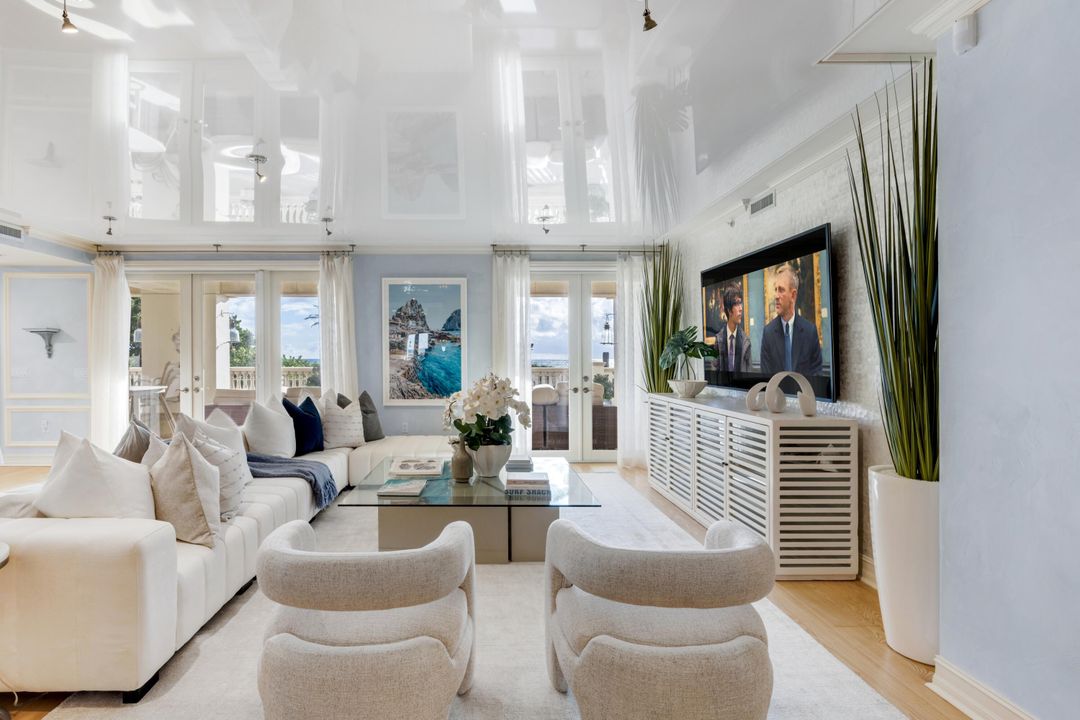 На продажу: $7,750,000 (3 спален, 2 ванн, 4900 Квадратных фут)