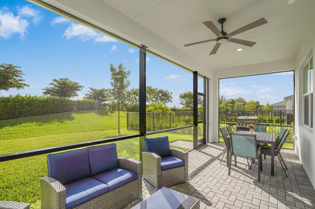 Active With Contract: $664,990 (3 beds, 2 baths, 2305 Square Feet)