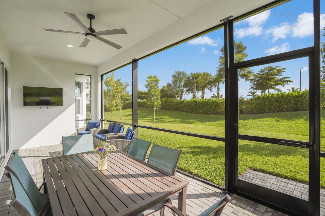 Active With Contract: $664,990 (3 beds, 2 baths, 2305 Square Feet)