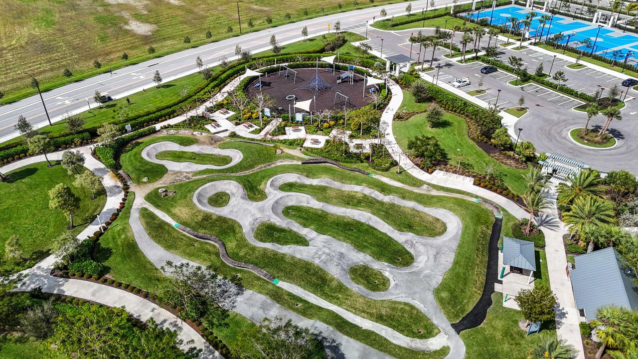 Active With Contract: $664,990 (3 beds, 2 baths, 2305 Square Feet)