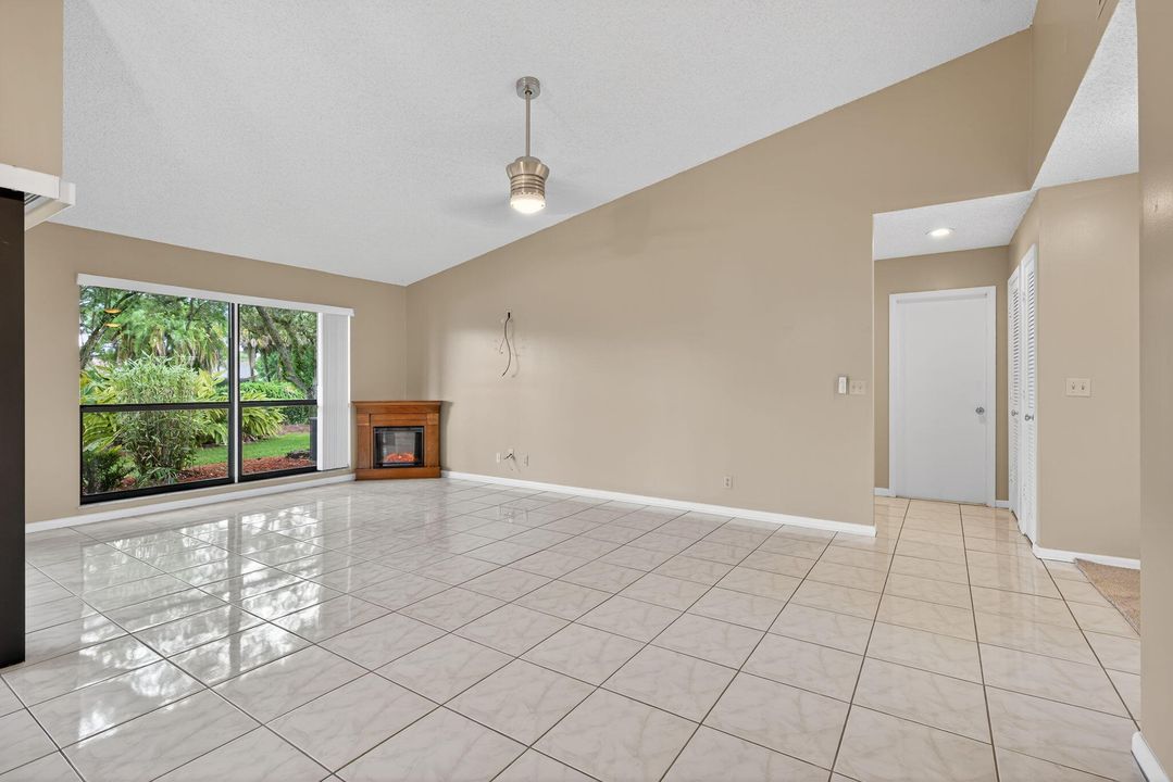 待售: $329,900 (3 贝兹, 2 浴室, 1503 平方英尺)