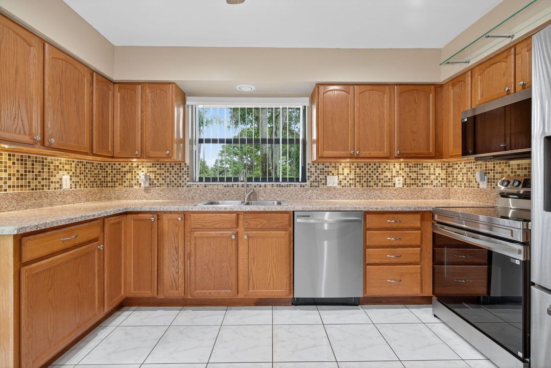 待售: $329,900 (3 贝兹, 2 浴室, 1503 平方英尺)