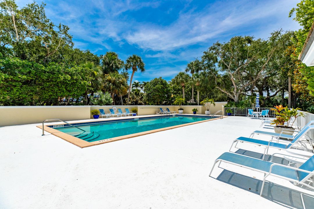 For Sale: $1,585,000 (3 beds, 3 baths, 3183 Square Feet)