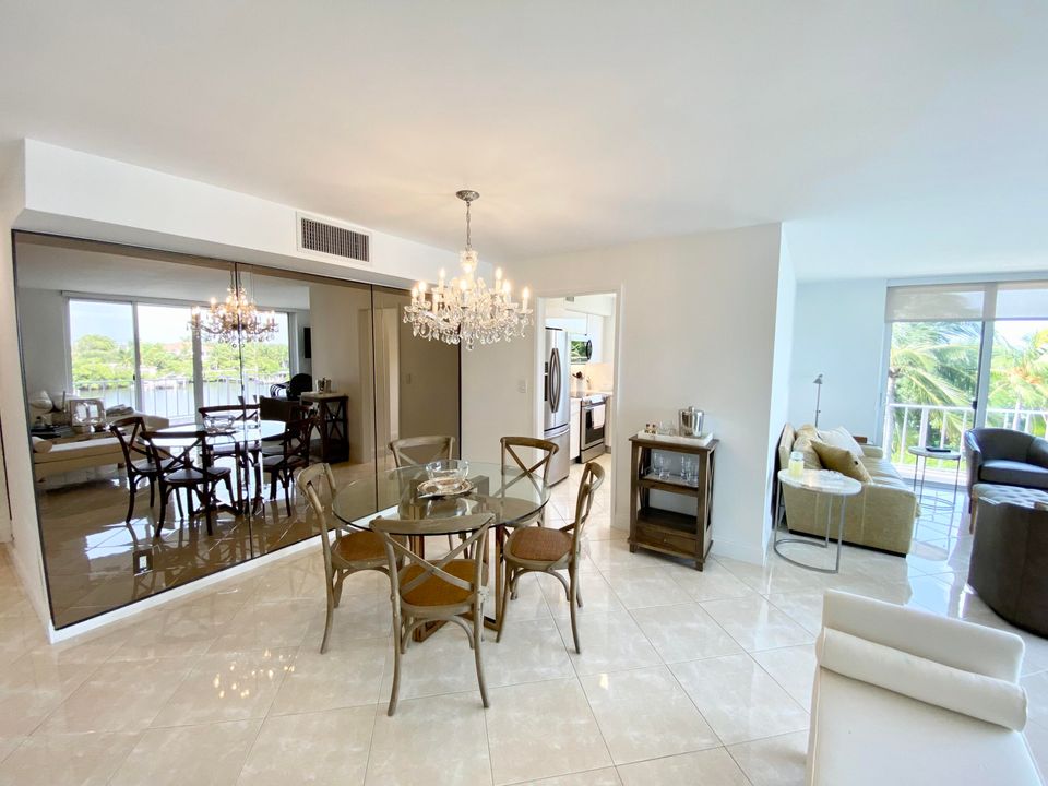 For Rent: $2,950 (2 beds, 2 baths, 1286 Square Feet)