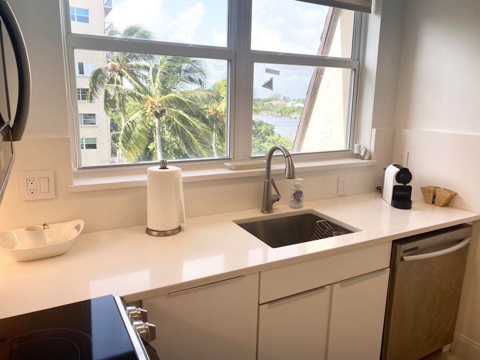 For Rent: $2,950 (2 beds, 2 baths, 1286 Square Feet)