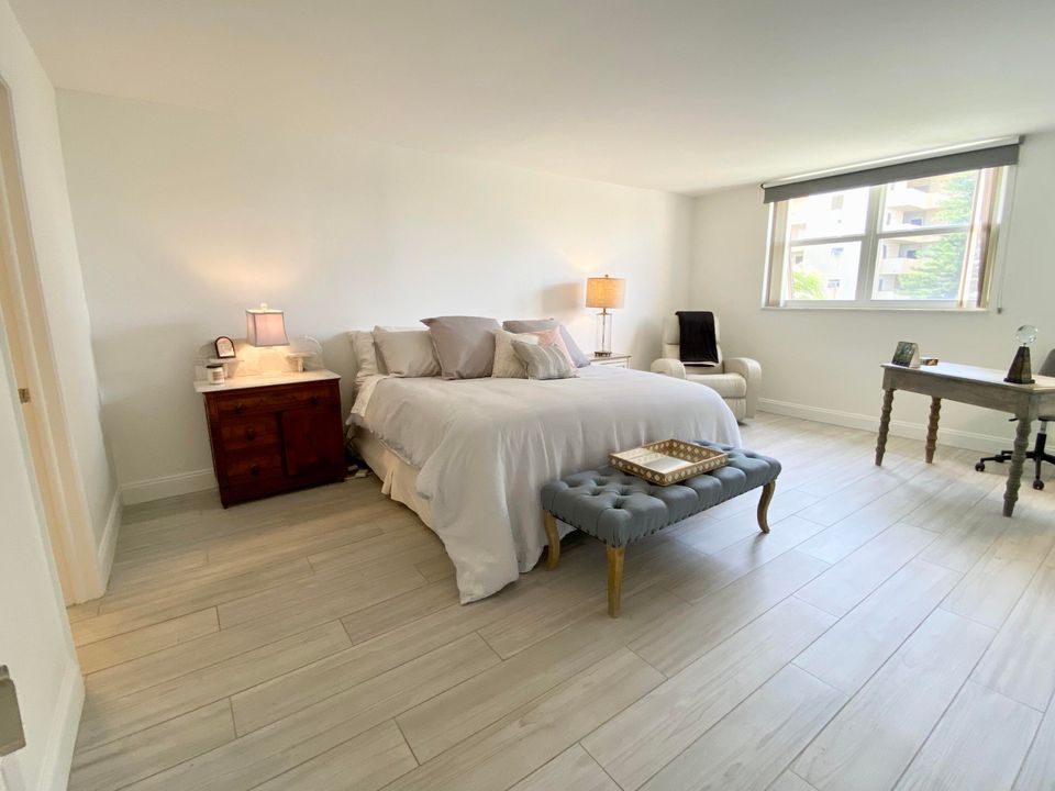 For Rent: $2,950 (2 beds, 2 baths, 1286 Square Feet)