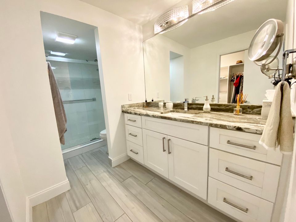 For Rent: $2,950 (2 beds, 2 baths, 1286 Square Feet)