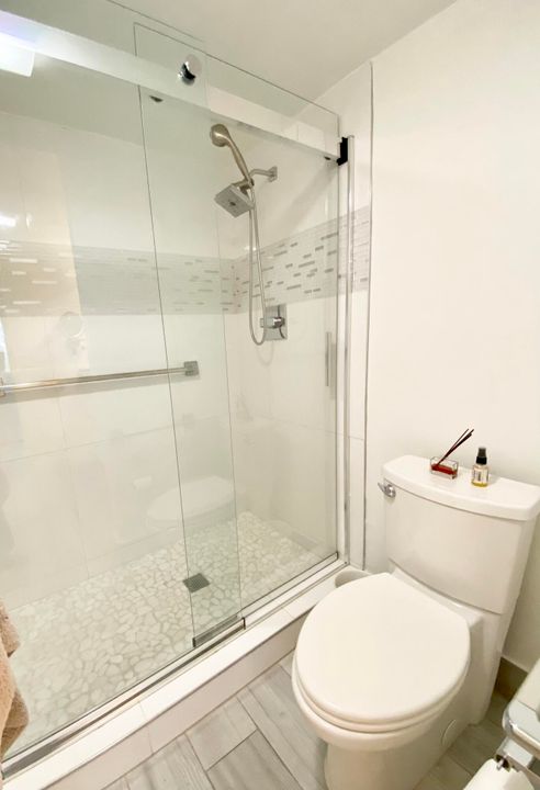 For Rent: $2,950 (2 beds, 2 baths, 1286 Square Feet)