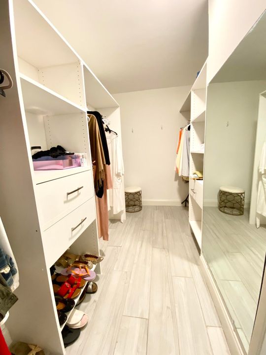 For Rent: $2,950 (2 beds, 2 baths, 1286 Square Feet)