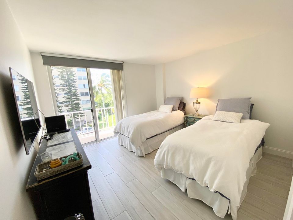 For Rent: $2,950 (2 beds, 2 baths, 1286 Square Feet)