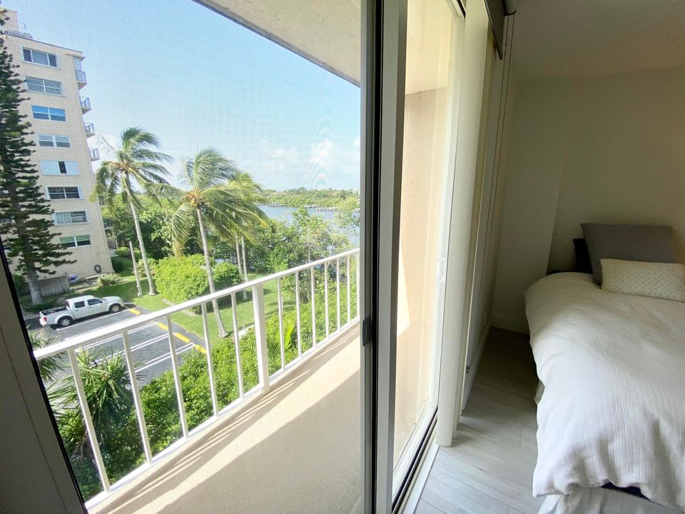 For Rent: $2,950 (2 beds, 2 baths, 1286 Square Feet)