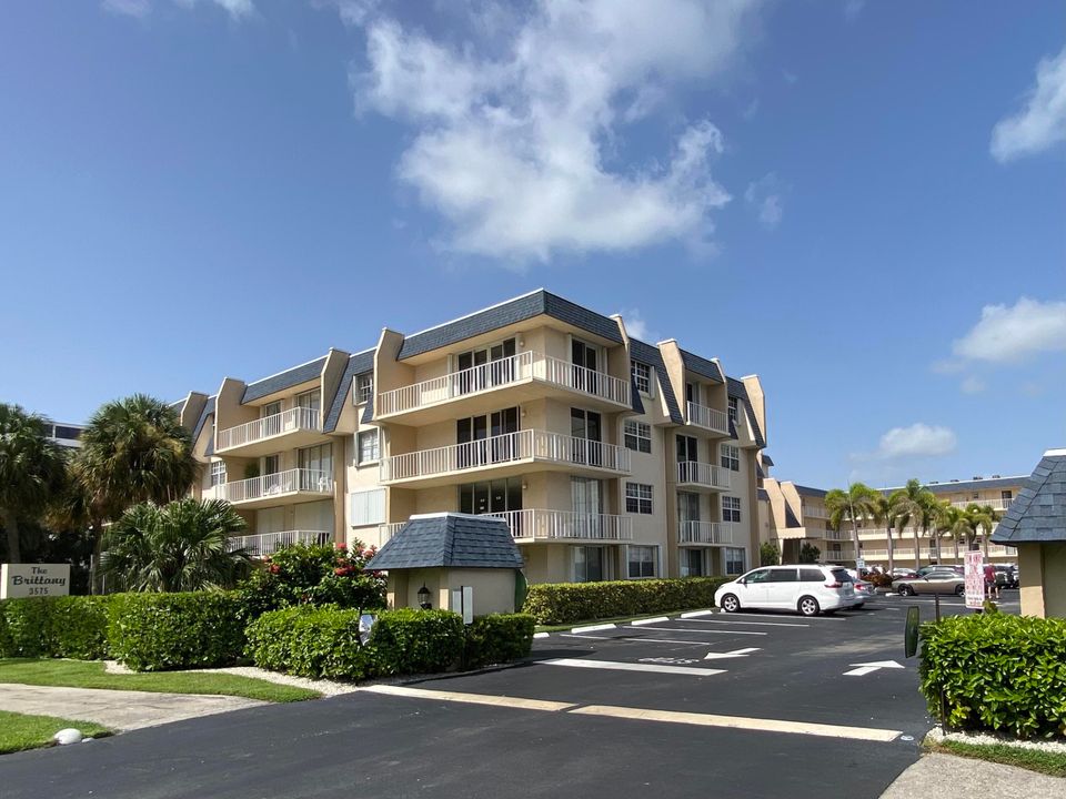 For Rent: $2,950 (2 beds, 2 baths, 1286 Square Feet)