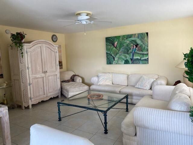 待售: $84,900 (2 贝兹, 2 浴室, 880 平方英尺)