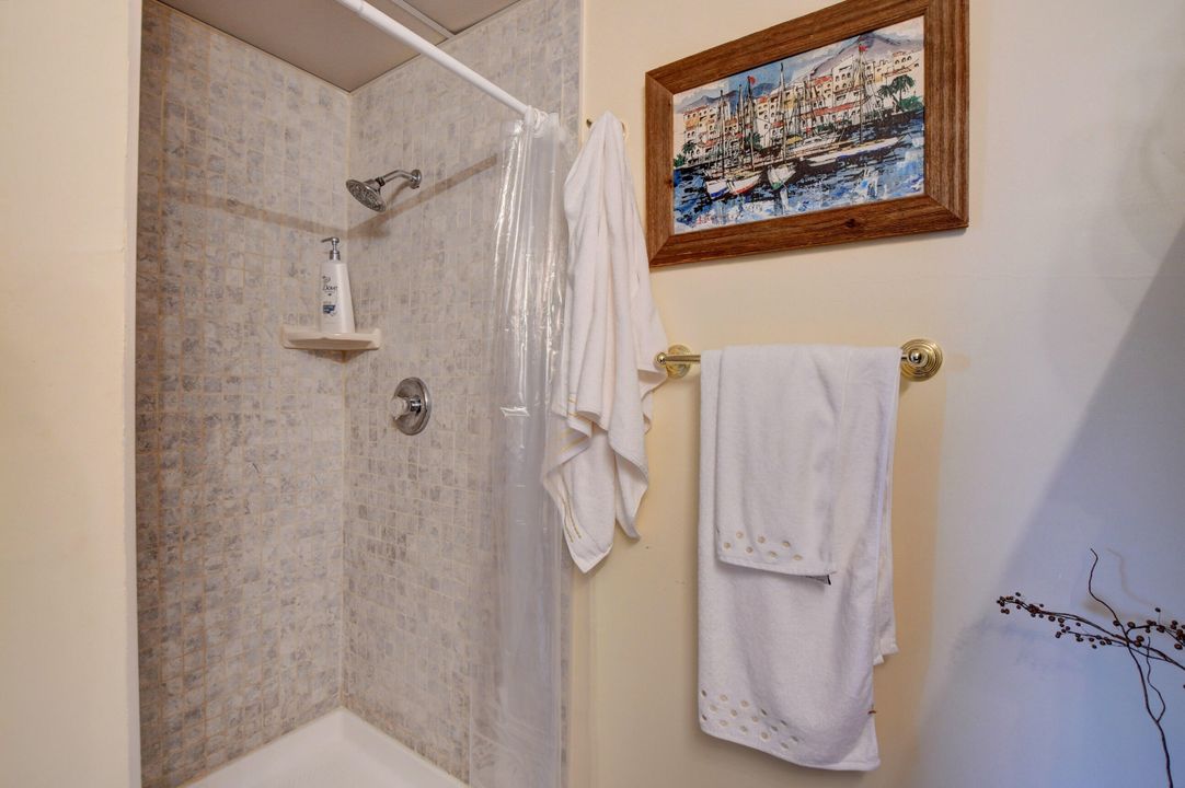 待售: $84,900 (2 贝兹, 2 浴室, 880 平方英尺)