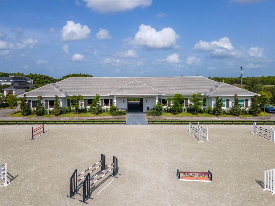 В аренду: $12,000 (6 спален, 6 ванн, 5788 Квадратных фут)